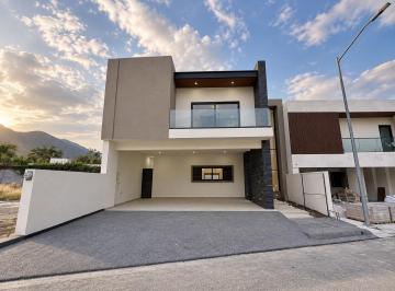 Casa de 3 habitaciones, Monterrey · Casa en Venta en Zona Uro Carretera Nacional Monterrey
