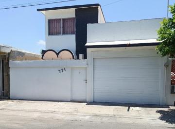 Casa · 215m² · 5 Recámaras · 1 Estacionamiento · Casa en Venta en El Fracc. Los Pinos, Veracruz, Ver.