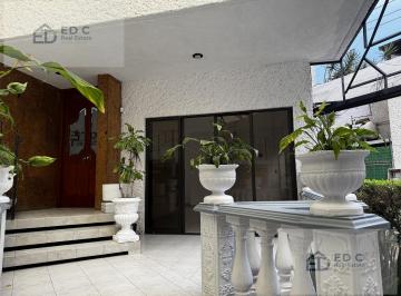 Casa · 350m² · 4 Recámaras · 5 Estacionamientos · Amplia Casa de 4 Recámaras con Gran Patio y 5 Estacionamientos en Santa Cruz Atoyac