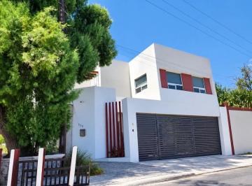 1 · Casa en Venta en Santa Catarina