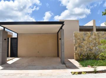 Casa de 3 habitaciones, Conkal · Casa de Una Planta en Renta en Privada en Conkal