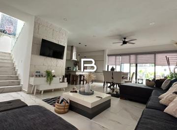Casa · 342m² · 4 Recámaras · 2 Estacionamientos · Casa en Residencial El Bambú