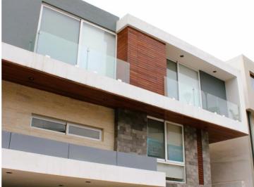 Casa · 325m² · 4 Recámaras · 2 Estacionamientos · Casa en Renta en Club de Golf, La Loma
