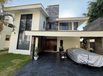 Casa de 1 habitación, Zapopan · Casa en Venta Valle Real