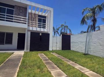 Casa · 270m² · 2 Recámaras · 2 Estacionamientos · Casa en Renta en Mérida en Gran Santa Fe