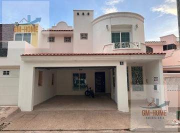 Casa · 3 Recámaras · 2 Estacionamientos · Casa en Fraccionamiento Alameda, Mazatlán, Sinaloa.
