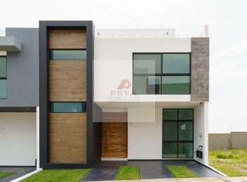 15388587431f98cdf1ba9a85b7b4a59a7b41f8d5d7d9aa2654b2030bc6856b11 · Casa en Venta en Valle Imperial Coto Egipcio Zapopan con Recámara en Planta Baja