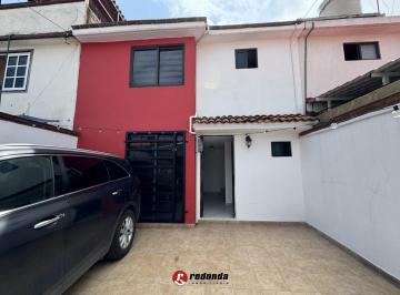 Casa · 100m² · 4 Recámaras · 2 Estacionamientos · Casa en Jardines de La Hacienda