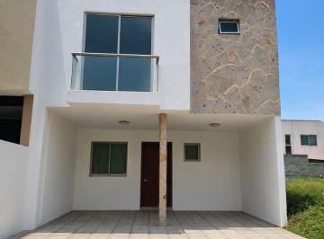 Casa de 3 habitaciones, Zapopan · Casa en Venta en Zona Real, Zapopan