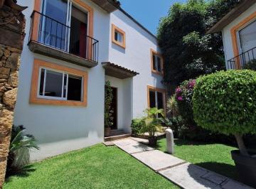 Casa de 4 habitaciones, Cuernavaca · Casa en Renta en Kloster Piñanonas, Col. Jacarandas, Cuernavaca