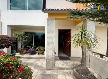 Casa · 500m² · 3 Recámaras · 3 Estacionamientos · Hacienda de Las Palmas. Casa en Venta