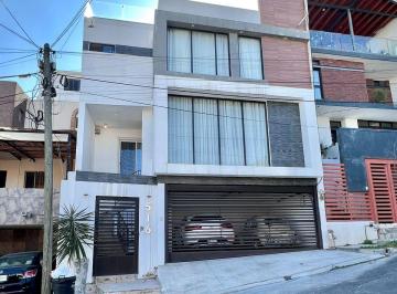 Casa de 3 habitaciones, Monterrey · Residencia Exclusiva en Colinas de San Jerónimo