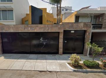 Casa de 4 habitaciones, Guadalajara · ¡Venta de Casa, en Recuperacion Bancaria!