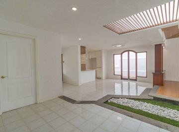 Casa de 3 habitaciones, Zapopan · Casa en Venta en Callejon del Parque