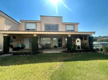 Casa · 475m² · 4 Recámaras · 3 Estacionamientos · Casa en Privada con Vigilancia, Palmira, Cuernavaca