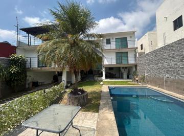 Casa · 667m² · 4 Recámaras · 3 Estacionamientos · Casa en Venta en Fracc. con Vigilancia. Hacienda Tetela, Cuernavaca