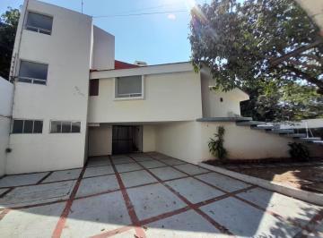 Casa · 406m² · 4 Recámaras · 4 Estacionamientos · Casa en Venta. Reforma, Cuernavaca