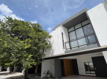 Casa de 2 habitaciones, Chetumal · Precio a Tratar - Casa en Cholul - Lista Para Habitar - Alberca - 100% Amueblada - Townhouse - Duplex