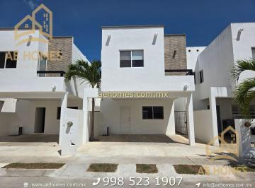 Casa de 3 habitaciones, Benito Juárez · Casa en Renta en Cancun en Privada Al Inicio de Av Huayacan