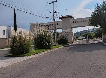 Casa en condominio de 3 habitaciones, Querétaro · Casa Totalmente Amueblada y Equipada en Puerta Verona | 3 Recámaras