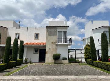 Casa · 150m² · 3 Recámaras · 2 Estacionamientos · Casa en Renta en Fracc. Residencial Foresta, Metepec, Edo. de México.