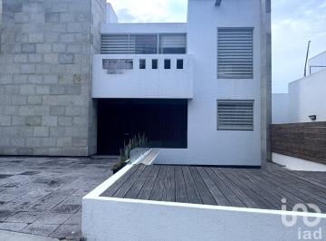 Casa · 350m² · 4 Recámaras · 3 Estacionamientos · Casa en Renta en San Jeronimo, Fray Junipero Serra, Queretaro