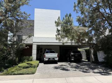 Casa de 4 habitaciones, Zapopan · Casa en Venta Campo Lago