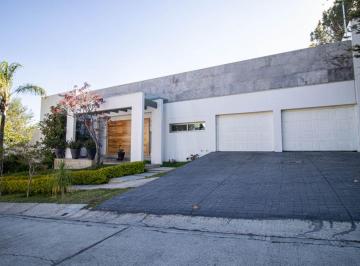 Casa de 5 habitaciones, Tlajomulco de Zúñiga · Casa en Venta en El Palomar