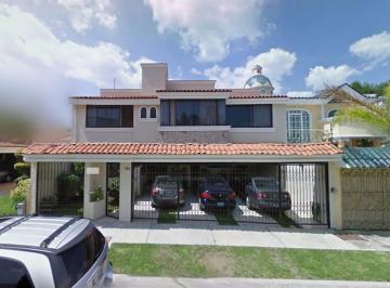 Casa de 5 habitaciones, Zapopan · Venta de Remate en Remanso de Las Nochebuenas, Bugambilias, Zapopan, Jal.