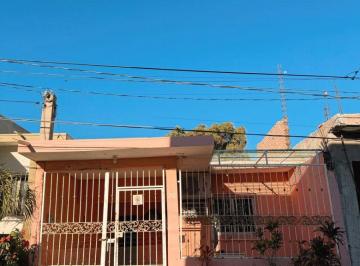Casa de 1 habitación, Mazatlán · Casa en Renta de 1 Piso en Insurgentes con Cochera Techada en Mazatlan