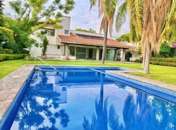 Casa de 3 habitaciones, Cuernavaca · Casa en Venta - Vista Hermosa $16'000,000