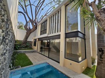 Casa · 214m² · 4 Recámaras · 2 Estacionamientos · Casa Estilo Contemporaneo Nueva en Lomas de Mirador, Cuernavaca Morelos.