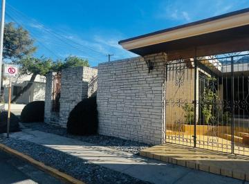 Casa de 3 habitaciones, San Pedro Garza García · Residencia en Venta Col. del Valle