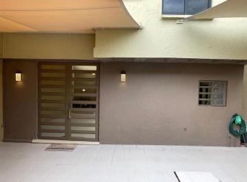 Casa de 4 habitaciones, Cuernavaca · Casa Remodelada en Lomas de Cortes