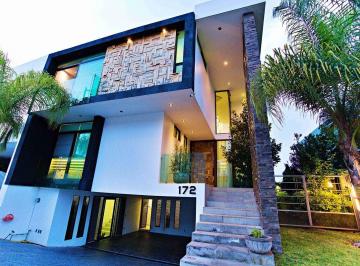 c5b54c5d4c1743cbb1c3349983558eae8f4d0f99c1dd4d52756ef6d28dc5bd2d · Casa en Venta en Los Robles con Alberca