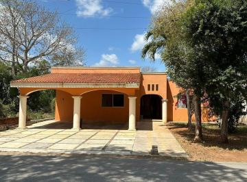 Casa · 363m² · 1 Recámara · 4 Estacionamientos · Casa de Una Planta en La Ceiba en Venta