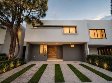 0365ce2def86b9074a2595d382f7f4355b0ac55a26e08fa9cfbe53156c6745a0 · Casa en Venta en Novaterra