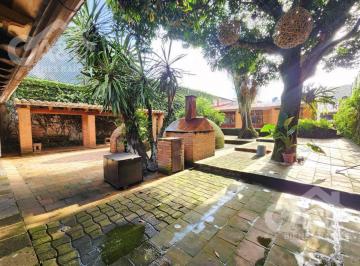 Casa · 293m² · 3 Recámaras · 2 Estacionamientos · Casa de un Nivel en Venta en Coatepec Centro