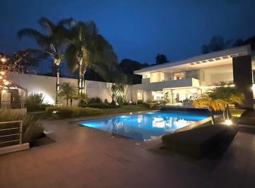 Casa · 1307m² · 5 Recámaras · 10 Estacionamientos · Casa en Venta en Fraccionamiento Pinar de La Venta