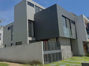 Casa · 181m² · 3 Recámaras · 2 Estacionamientos · Casa en Venta Valle Imperial Coto Sueco