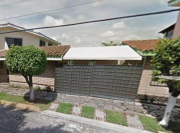 Casa de 3 habitaciones, Emiliano Zapata · Casa en Venta en Col Fraccionamiento Burgos Cuernavaca Morelos