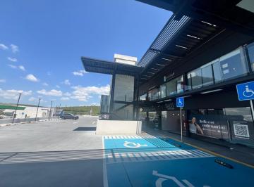 Oficina · 45m² · 90 Estacionamientos · Oficina / Consultorio en Renta - (4)