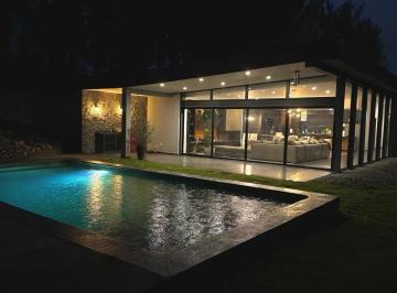 Casa · 516m² · 3 Recámaras · 10 Estacionamientos · Casa - Fraccionamiento Pinar de La Venta