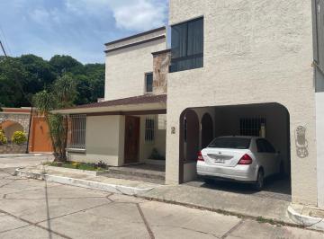 Casa · 210m² · 3 Recámaras · 1 Estacionamiento · Casa - Prado
