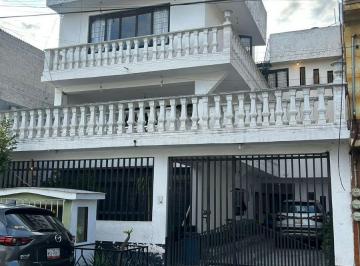 Casa de 6 habitaciones, Nezahualcóyotl · Casa en Venta en La Colonia La Aurora 373 m² Construidos en Tres Niveles, 154 m² de Terreno