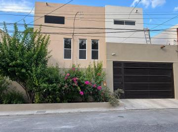 Casa · 273m² · 3 Recámaras · 2 Estacionamientos · Ecl Casa en Venta en Valle del Canada Escobedo Nuevo Leon