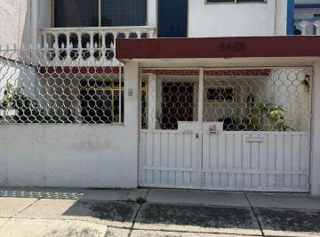 Casa de 3 habitaciones, Coyoacán · Casa en Renta Ctm Culhuacan