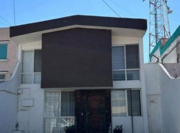 Oficina , Zapopan · En Renta Oficina Amueblada en La Calma