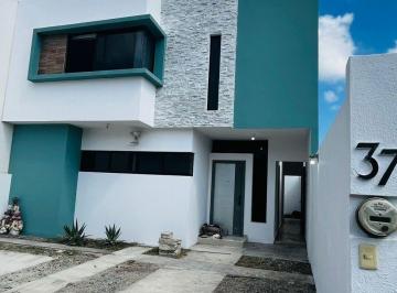 Casa de 3 habitaciones, Alvarado · Casa de 200 m² con 3 Recámaras en Venta en Lomas de La Rioja