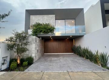 Casa de 3 habitaciones, León · Casa Nueva con 3 Recámaras en Venta en Mayorca Residencial! Estrénala. Amplio Jardín
